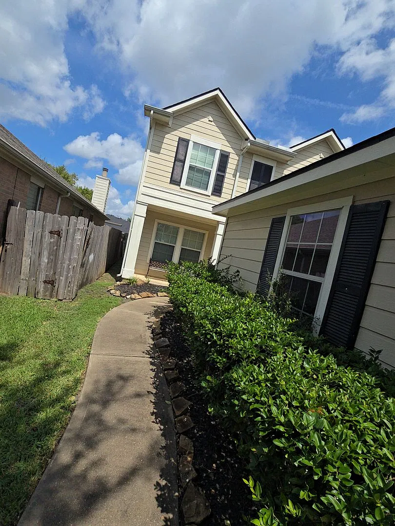 7411 Ravenswood **Ask About Our No Cash Deposit Option — Photo 3