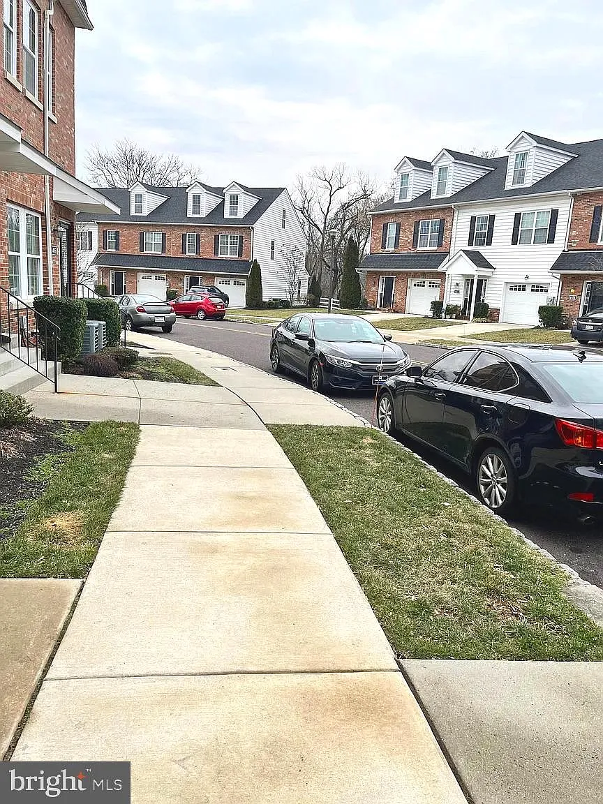 Building Photo - 4461 Riverview Ln