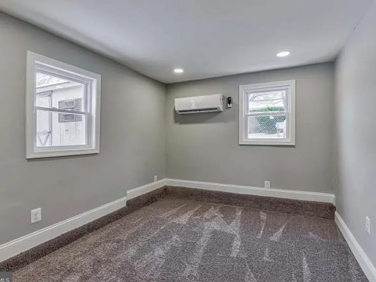 545 Locust Ave — Photo 3