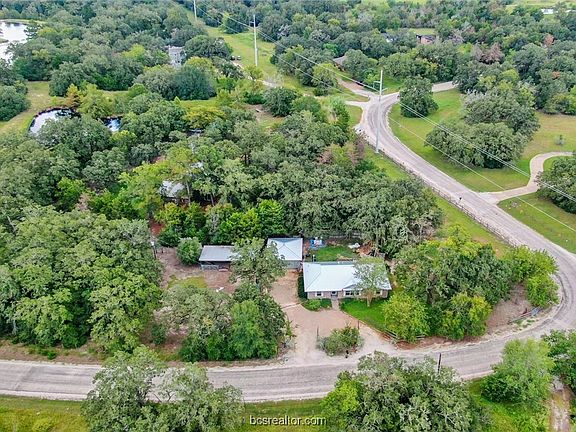 3rd image of 5100 Enchanted Oaks Dr