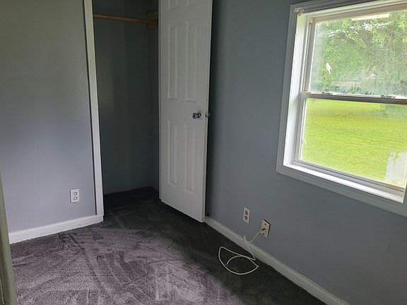 4th image of 2926 Forest Manor Ave