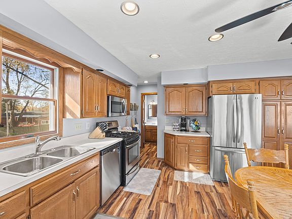 4th image of 6105 Upper Afton Cir
