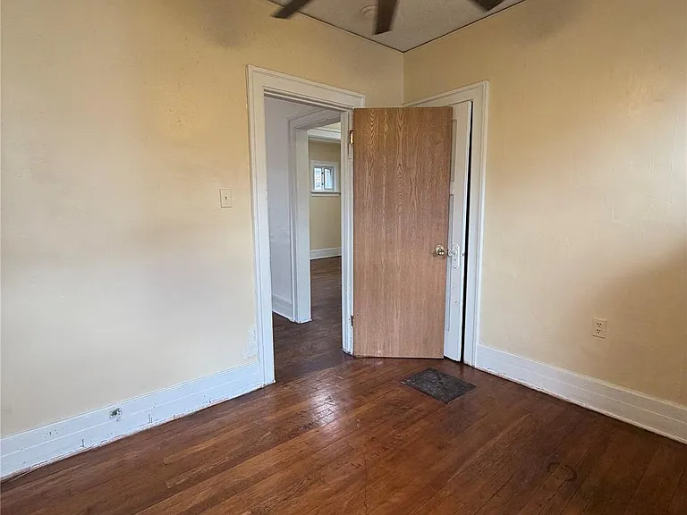 1441 W Euclid St — Photo 9