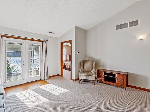 4th image of 313 Heritage Cir