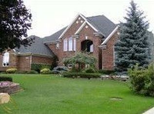 57118 Mooncreek Ct, Washington, MI 48094