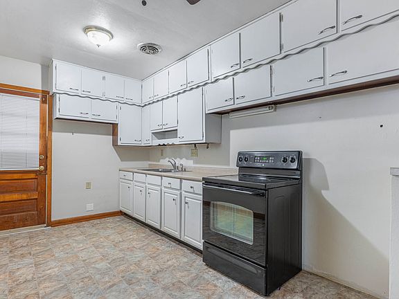 3rd image of 2104-2110 Wyoming St