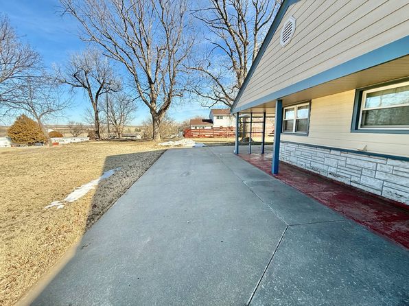 417 N 2nd St, Lincoln, KS 67455