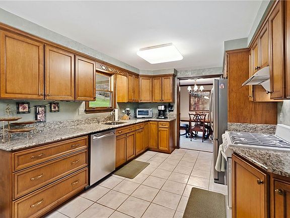 3rd image of 8019 Broadlawn Dr
