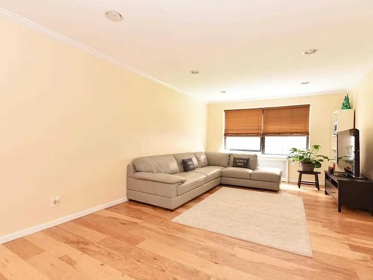 90 Schenck Ave — Photo 14
