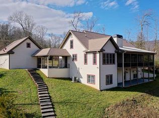 247 Barlow Fields Dr, Hayesville, NC 28904