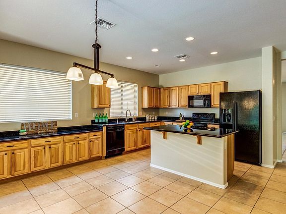 3rd image of 2863 W William Ln