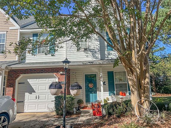 3rd image of 8640 Robinson Forest Dr
