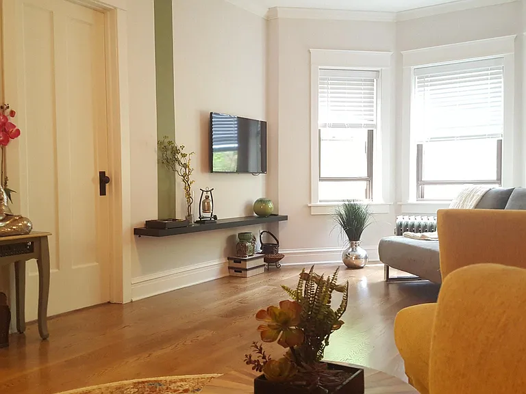 734 W Barry Ave #1 — Photo 7