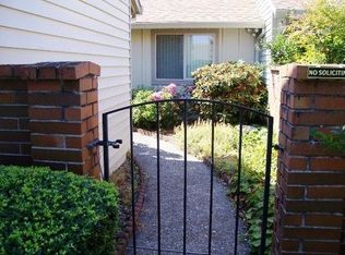 15695 SW Oakhill Ln, Tigard, OR 97224