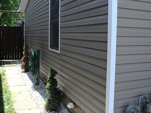 2nd image of 842 Miller Ave