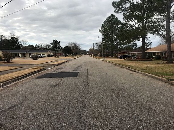 4th image of 3006 Woodley Park Dr