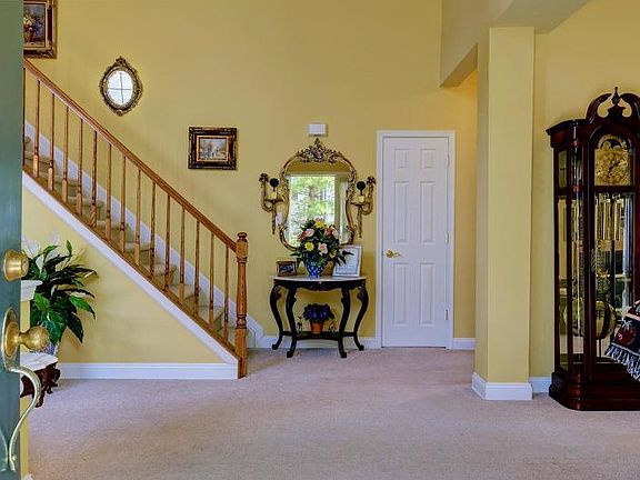 2nd image of 34 Ebersohl Cir