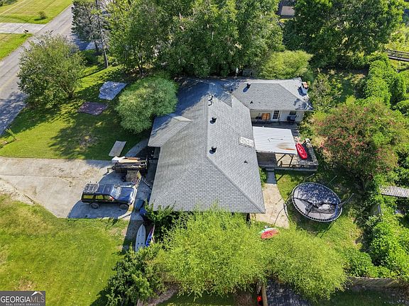 2nd image of 419 Elliott Dr NW
