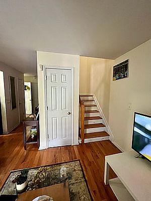 5th image of 139A Jefferson Ave APT 1