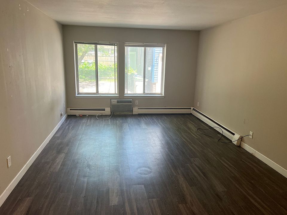 1st image of 2465 N Frederick Ave #105