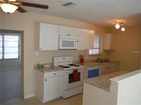 4th image of 22220 Felton Ave