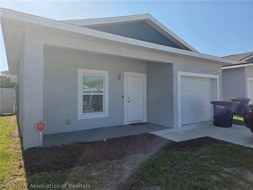 3 bed, 2.0 bath, 1270 sqft, $1,700 — Photo 1