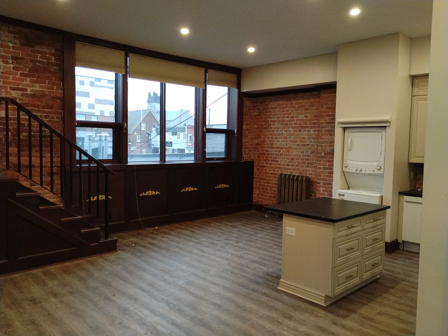 251 Front Street — Photo 2