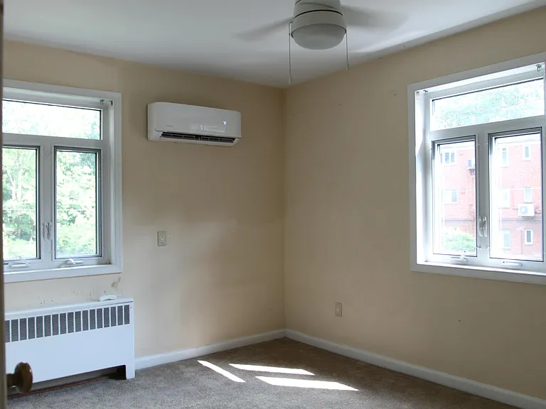 10417 Montrose Ave #202 — Photo 11