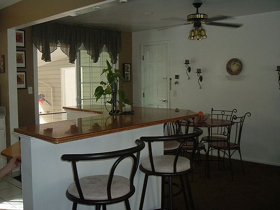Breakfast bar