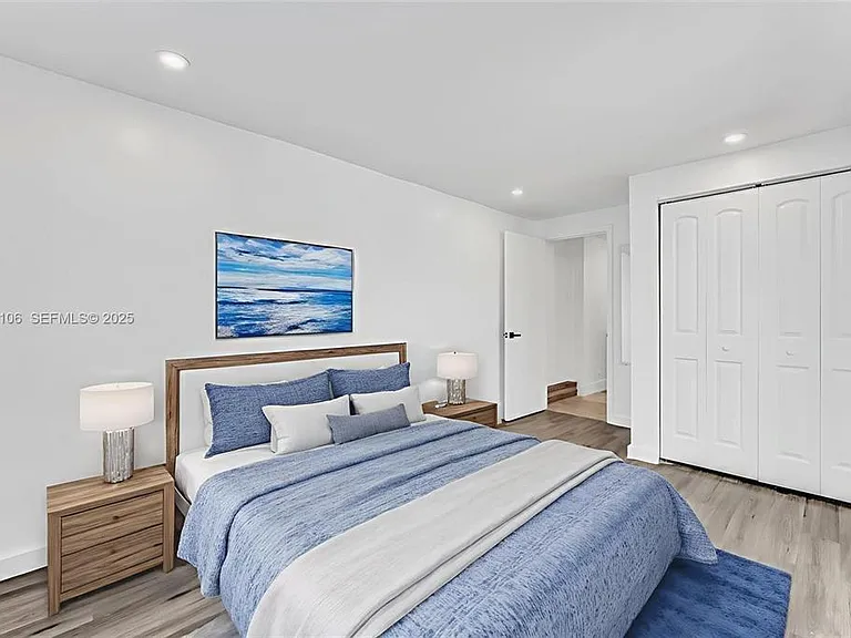 4917 SW 43rd Ter #A — Photo 2