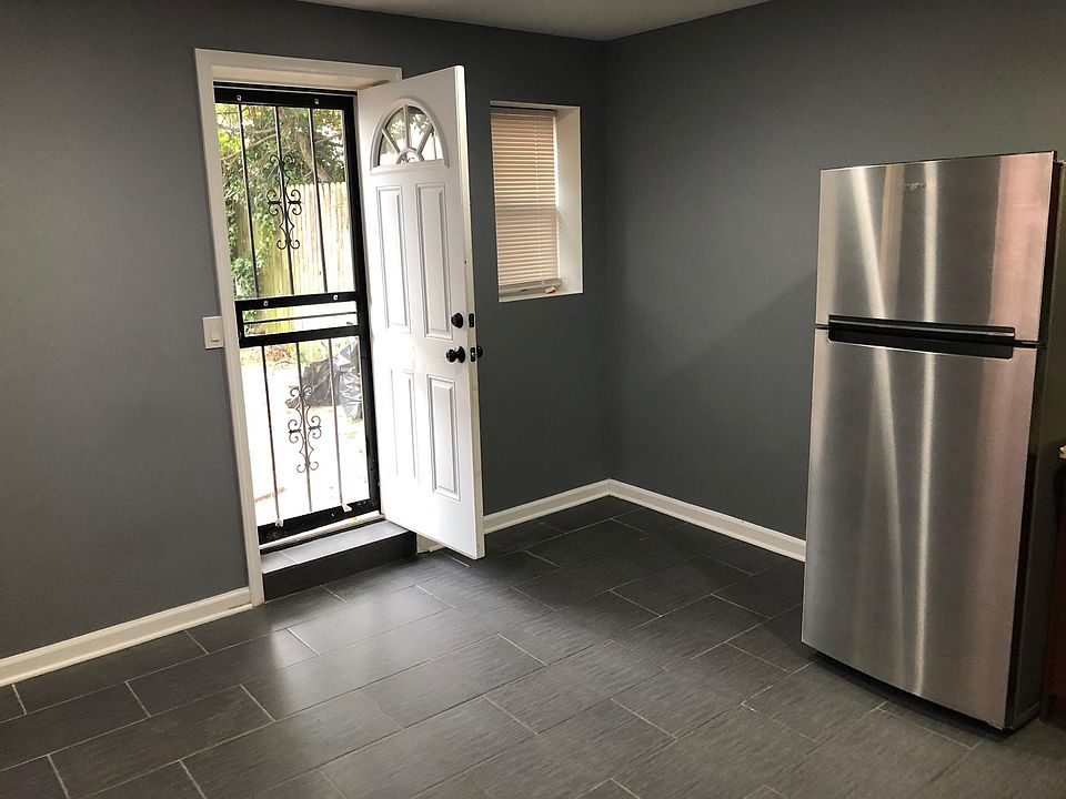 1st image of 1529 Sellers St #3
