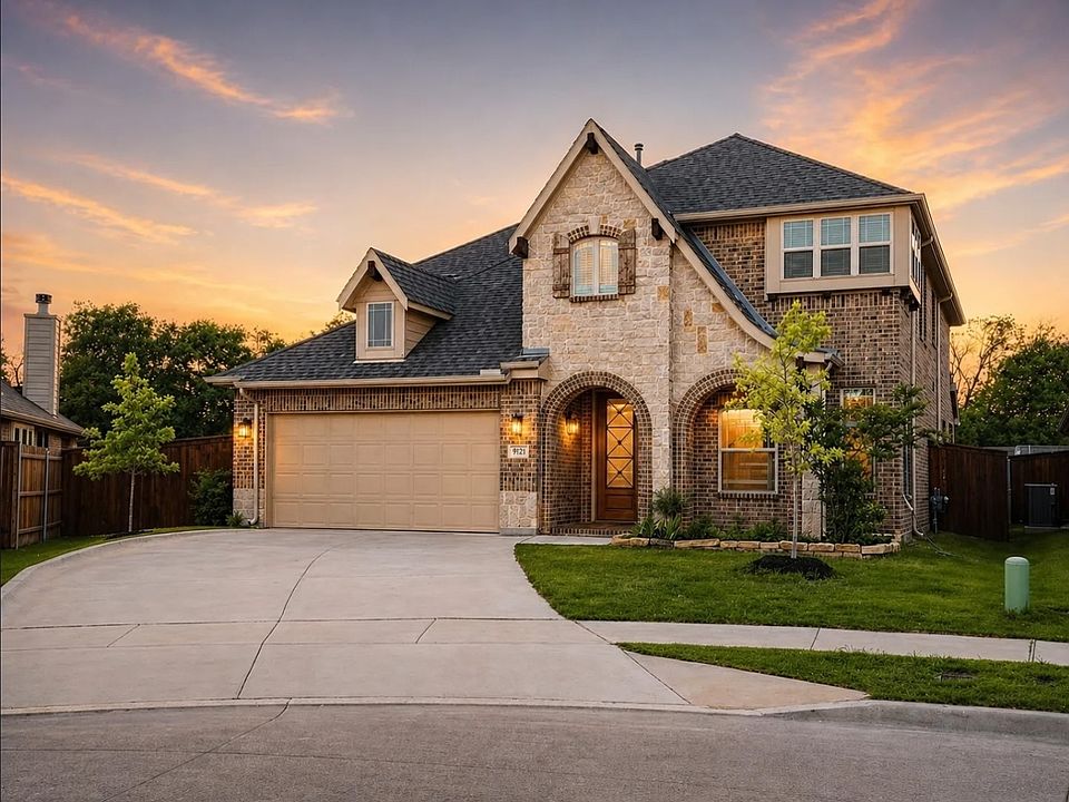 1st image of 9121 Desert Flora Dr