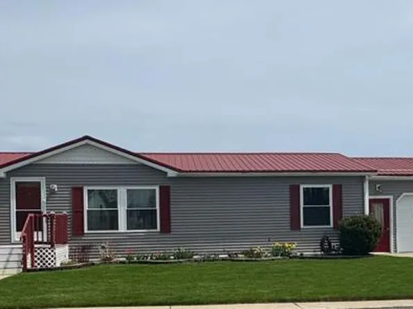504 Country View Ln, Fremont, MI 49412