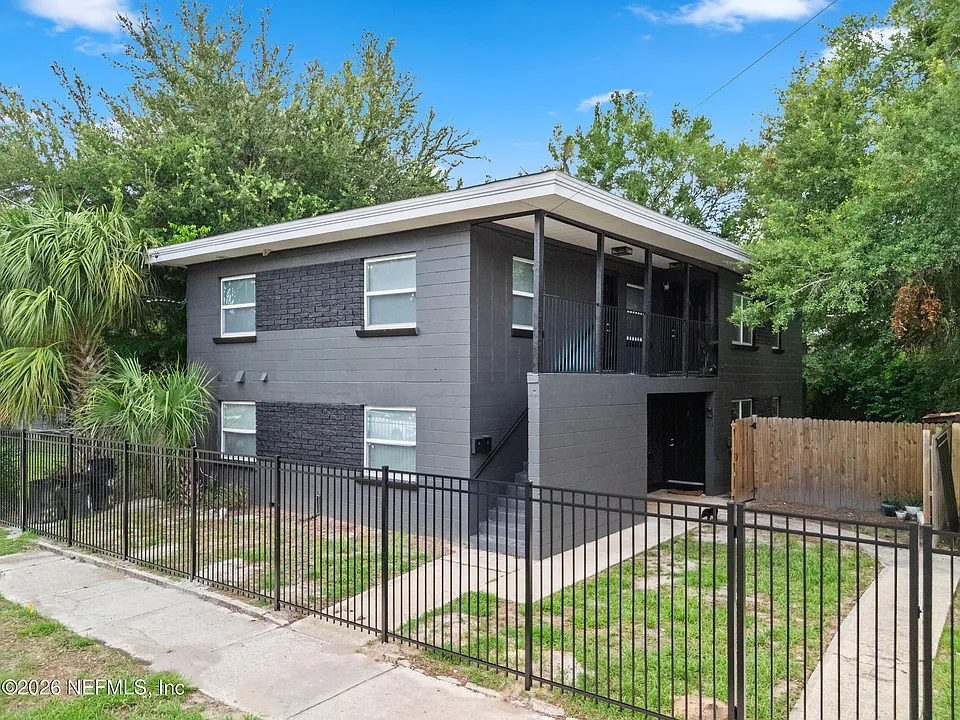231 E 16th St #1