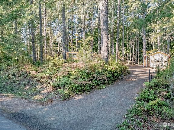 3rd image of 700 N Dow Creek Drive