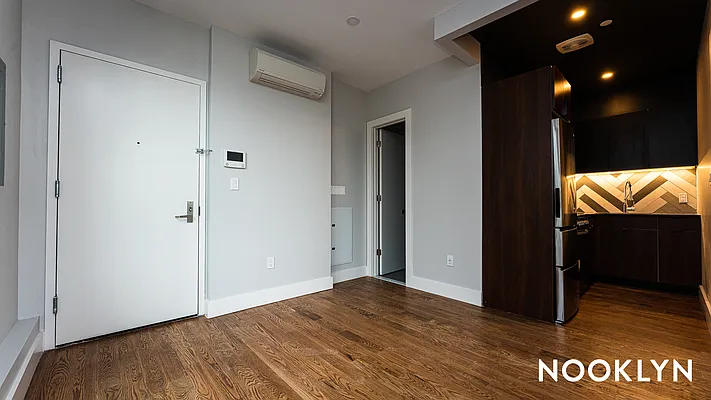Rented by Nooklyn NYC LLC | media 10