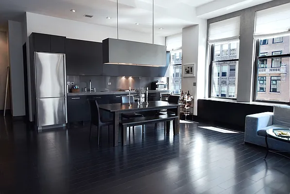 Sold by Classiques Modernes International Realty | media 15