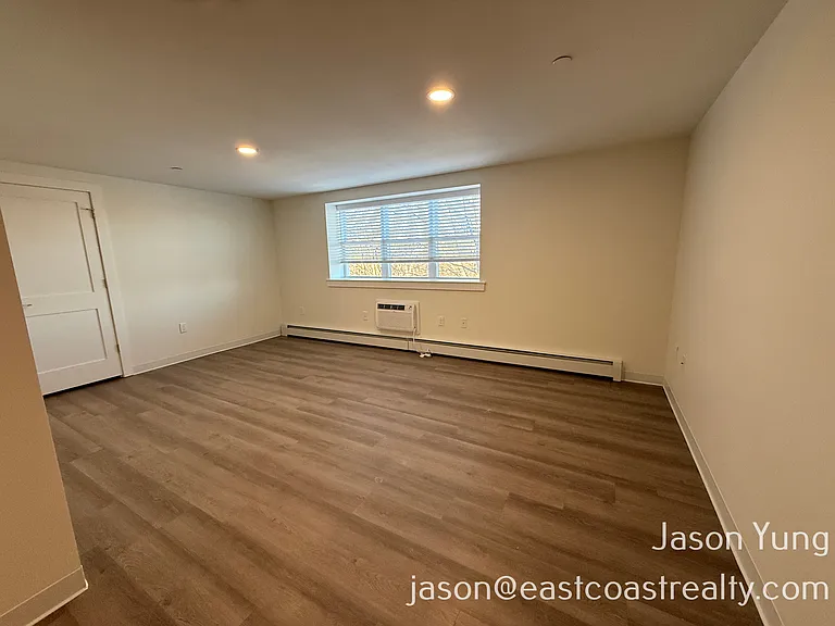 1743 Washington St #10 — Photo 8