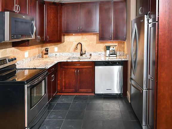 4th image of 2923 Bellflower Dr Unit 3