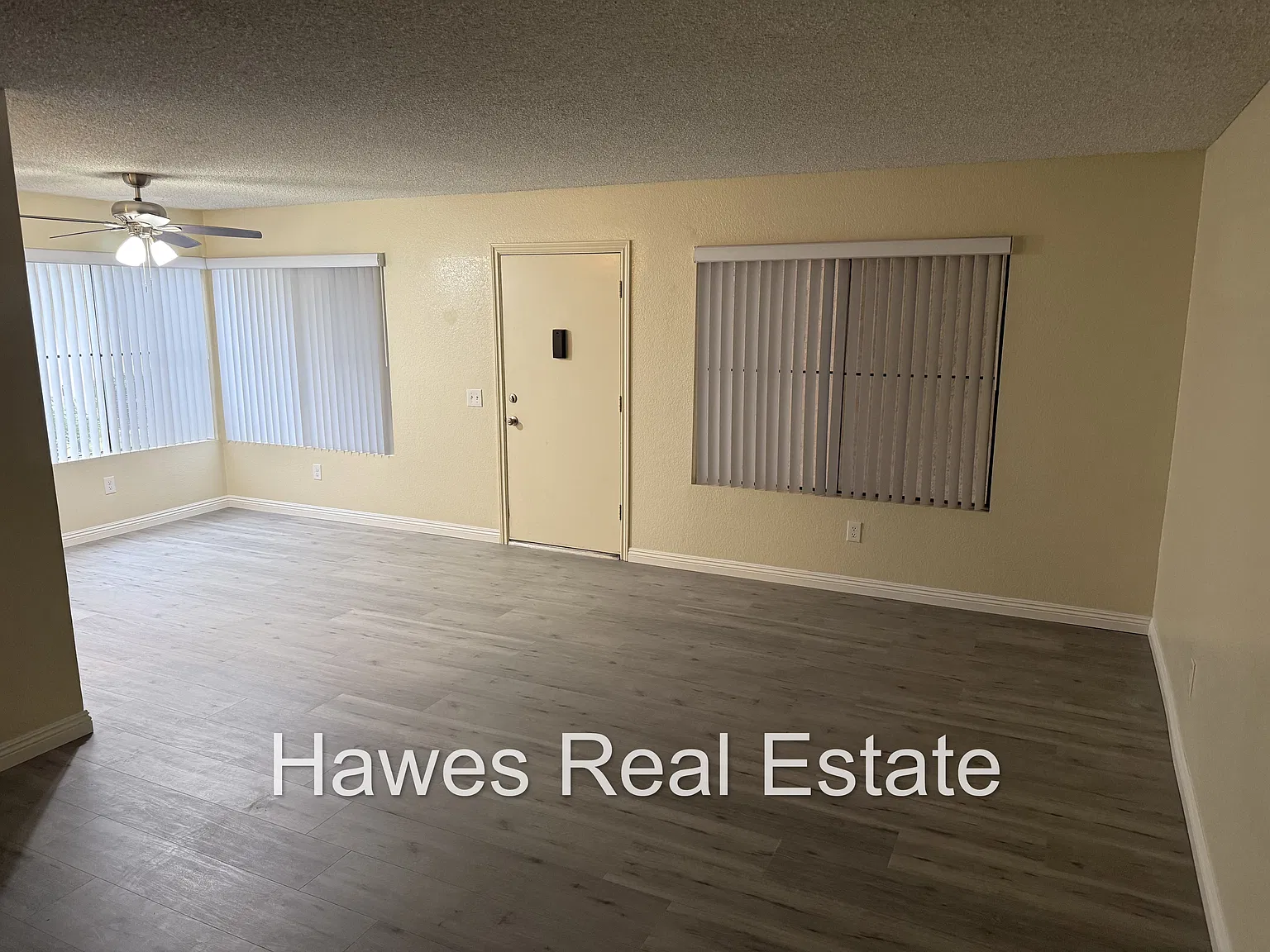 2 bed, 1.5 bath, 900 sqft, $2,300 — Photo 3
