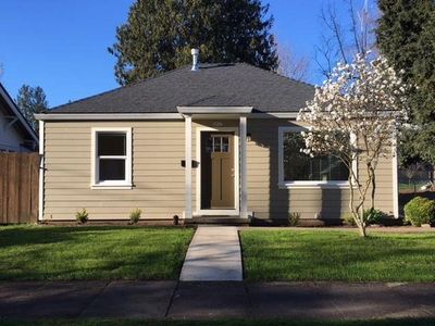 8837 SE Alder St, Portland, OR, 97216