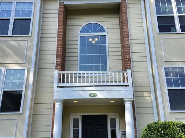 1211 Villa Ln, Charlottesville, VA 22903