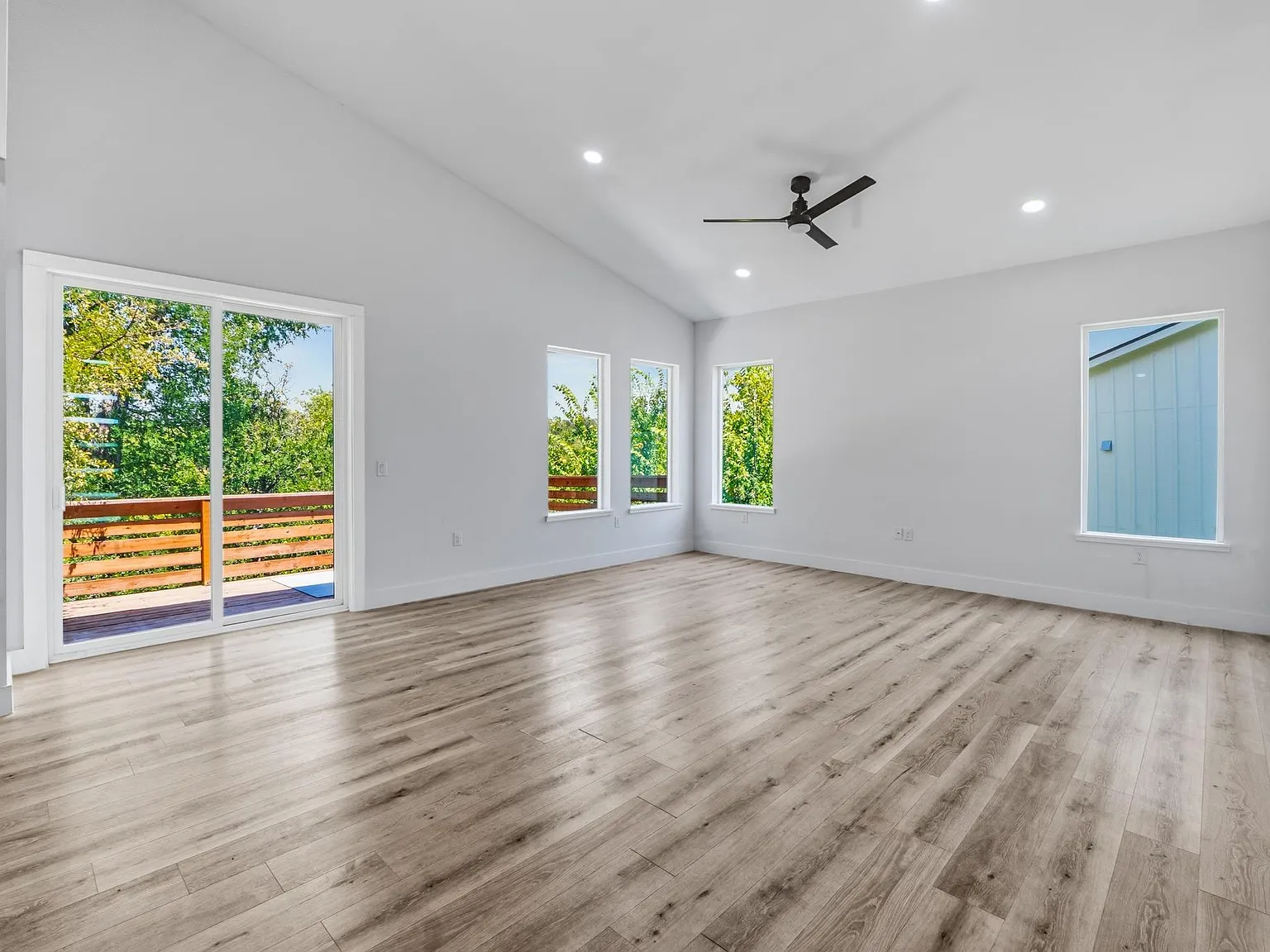 3 bed, 3.0 bath, 1967 sqft, $3,500 — Photo 4