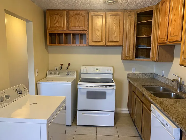 141 E Coatsville Ave #A — Photo 25