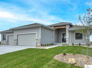 12622 S 79th St, Papillion, NE 68046