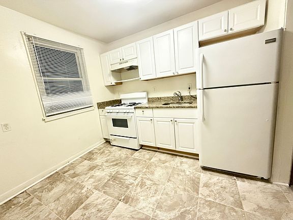 2nd image of 1010 Elton Ave #C7881877f