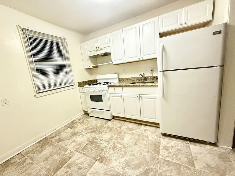 1010 Elton Ave #A — Photo 2