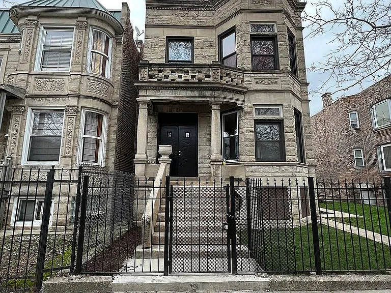 1225 S Harding Ave #B — Photo 3
