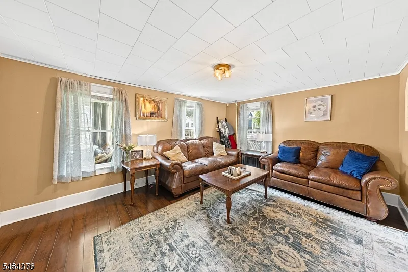1 bed, 1.0 bath, $1,600 — Photo 2