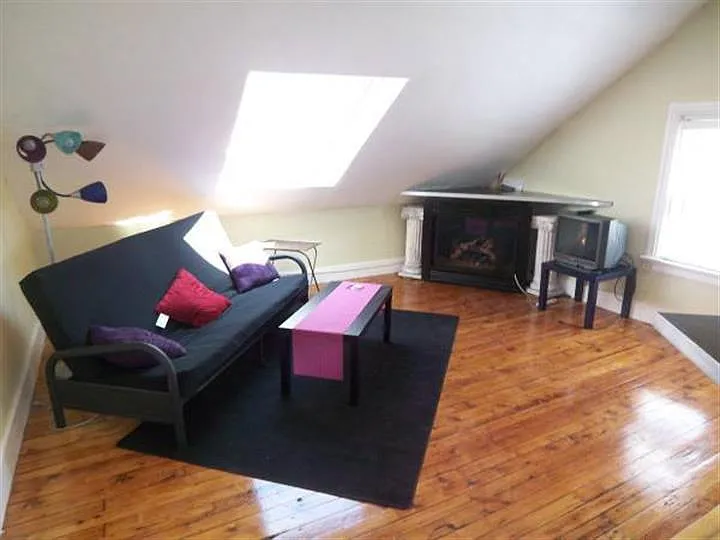 12 Africa St — Photo 2